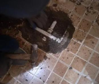 郑州市卫生间漏水维修公司为您分享下卫生间渗水如何处理及注意事项